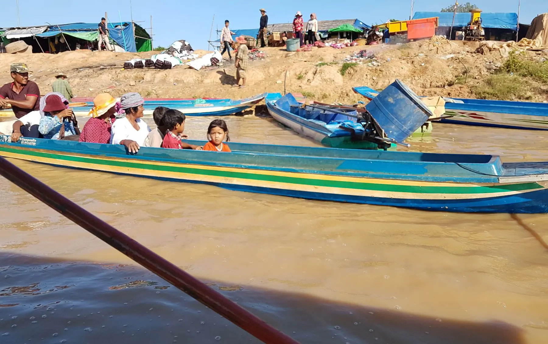 Village flottant sur le lac Tonlé Sap